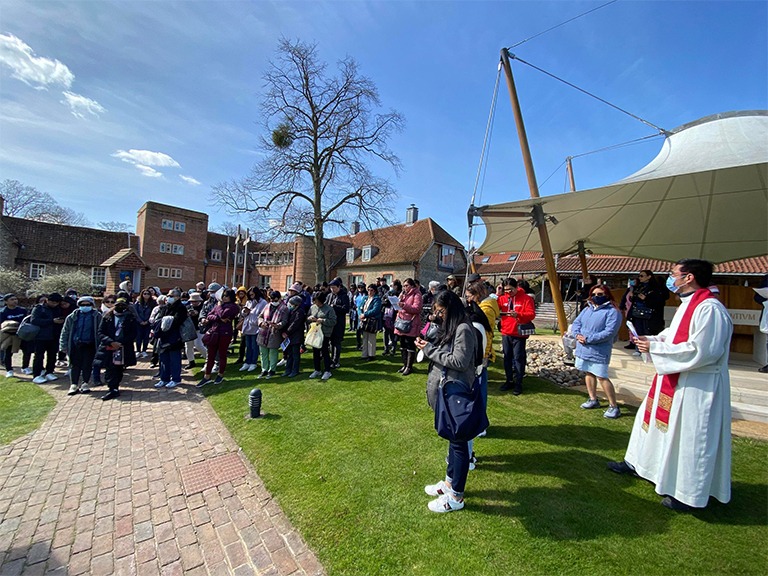 A DAY OF PILGRIMAGE TO OUR LADY OF WALSINGHAM_0012_279019064_1338289646581391_8799385536568040825_n